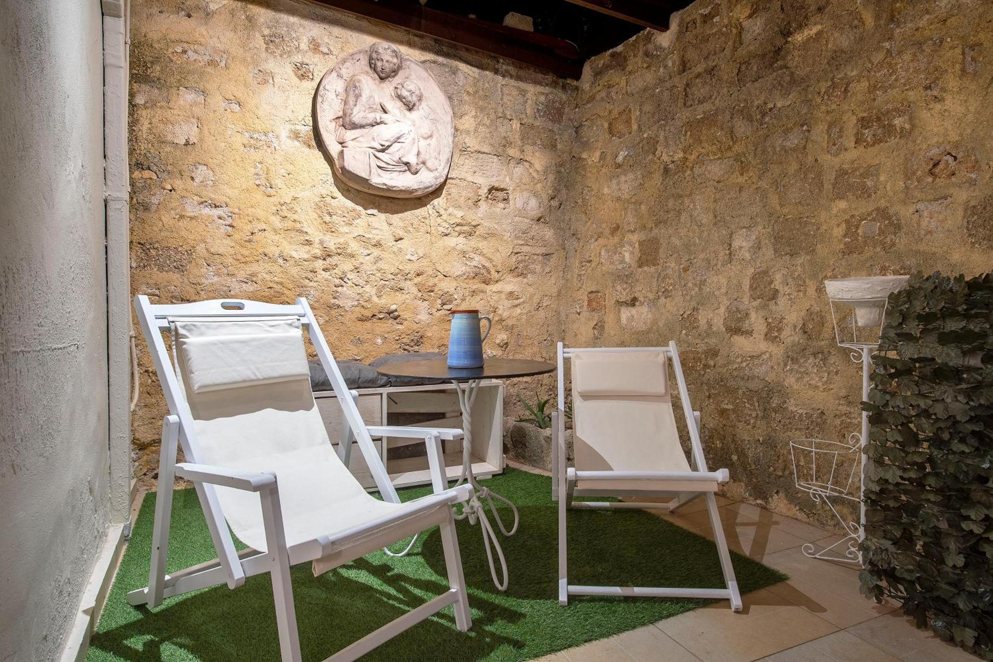 Old Town Corner Luxury Studios Rhodes City Εξωτερικό φωτογραφία